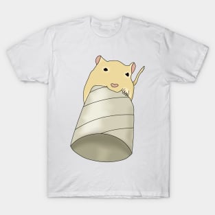 Cute golden gerbil eating toilet roll T-Shirt